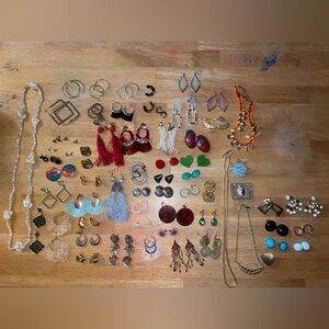 Assorted Women's Jewelry Set